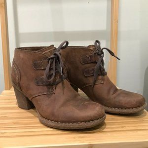 Clarks Women's Carleta Lyon Boot Size 8